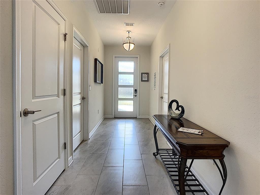Expansive STR Gem: Maximize Your Rental Income! photo 4