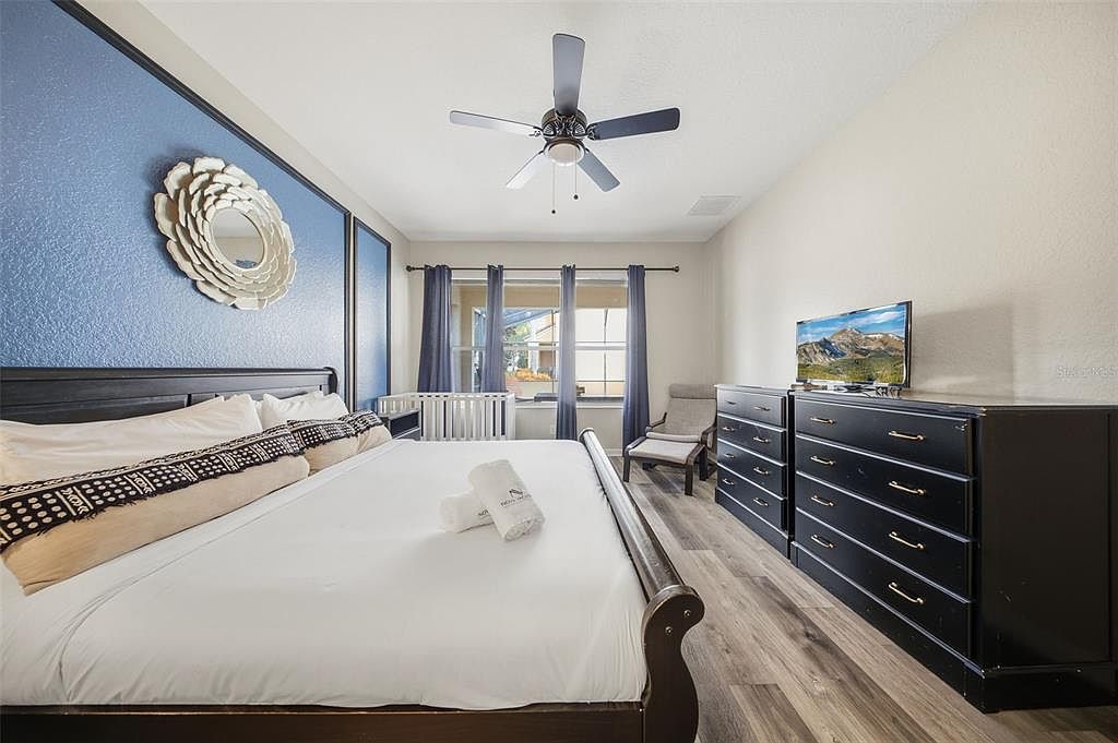 Resort-Style Oasis: Prime Investment Opportunity photo 25