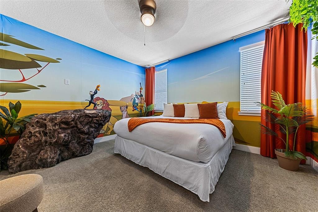 Spacious STR Gem: Pool, Modern Kitchen, Prime Location! photo 4