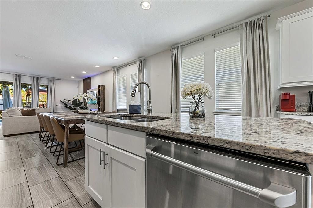Spacious STR Gem: Pool, Modern Kitchen, Prime Location! photo 22