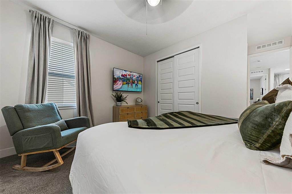 Spacious STR Gem: Pool, Modern Kitchen, Prime Location! photo 37