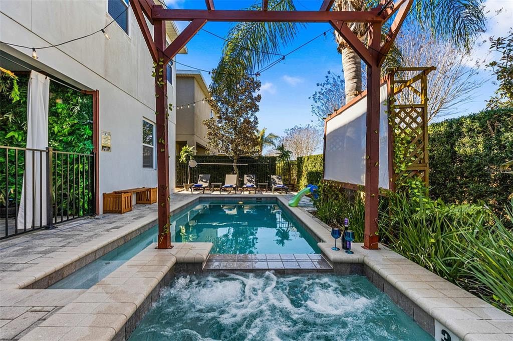 Spacious STR Gem: Pool, Modern Kitchen, Prime Location! photo 33