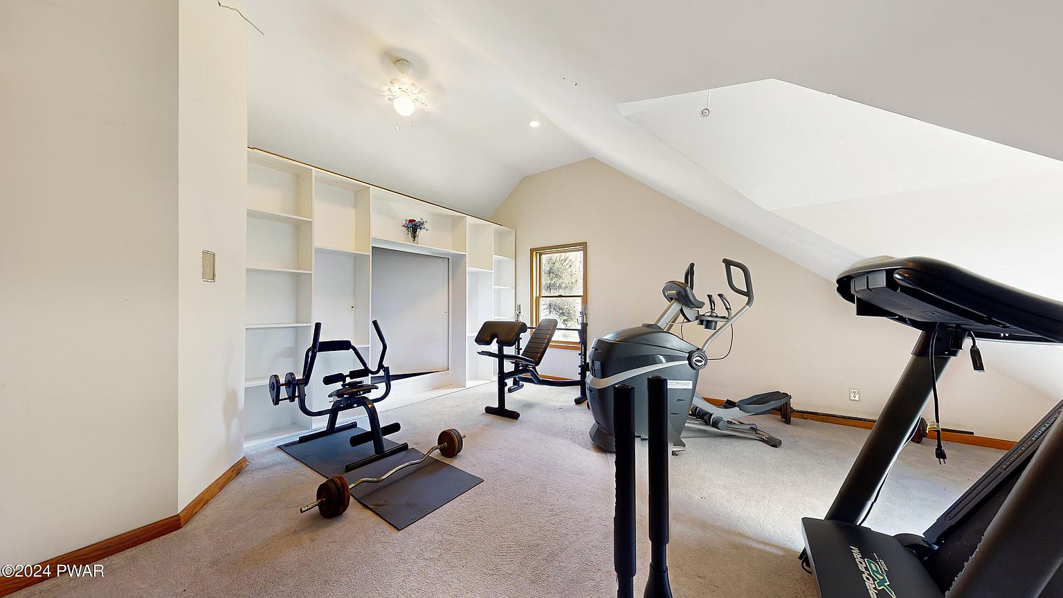 STR Gem: Expansive Space, Prime Investment Potential photo 39