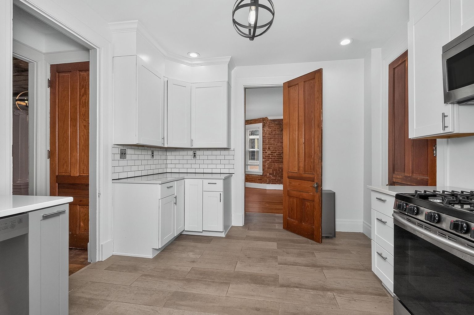 Spacious 4-Bed Retreat: Prime STR Opportunity photo 15