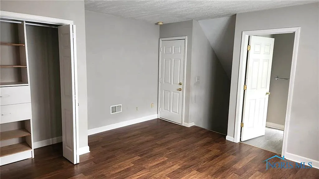 Invest in Excellence: Premier 5-Bedroom Toledo Gem for Long-Term & Mid-Term Returns! photo 7