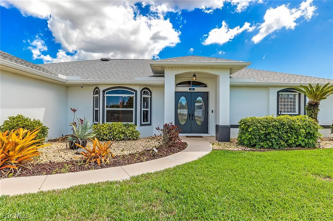 Massive 4,500 SqFt Waterfront STR: Pool, Dock & Solar photo 19