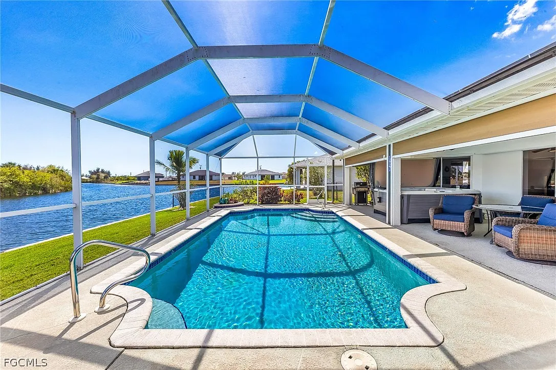 Massive 4,500 SqFt Waterfront STR: Pool, Dock & Solar photo 3