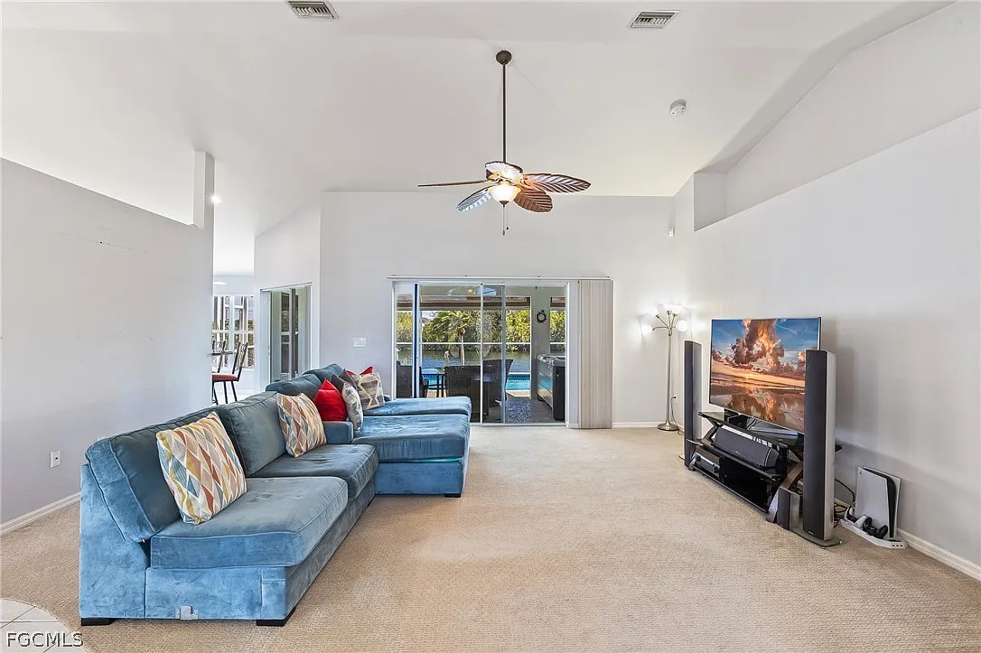 Massive 4,500 SqFt Waterfront STR: Pool, Dock & Solar photo 36