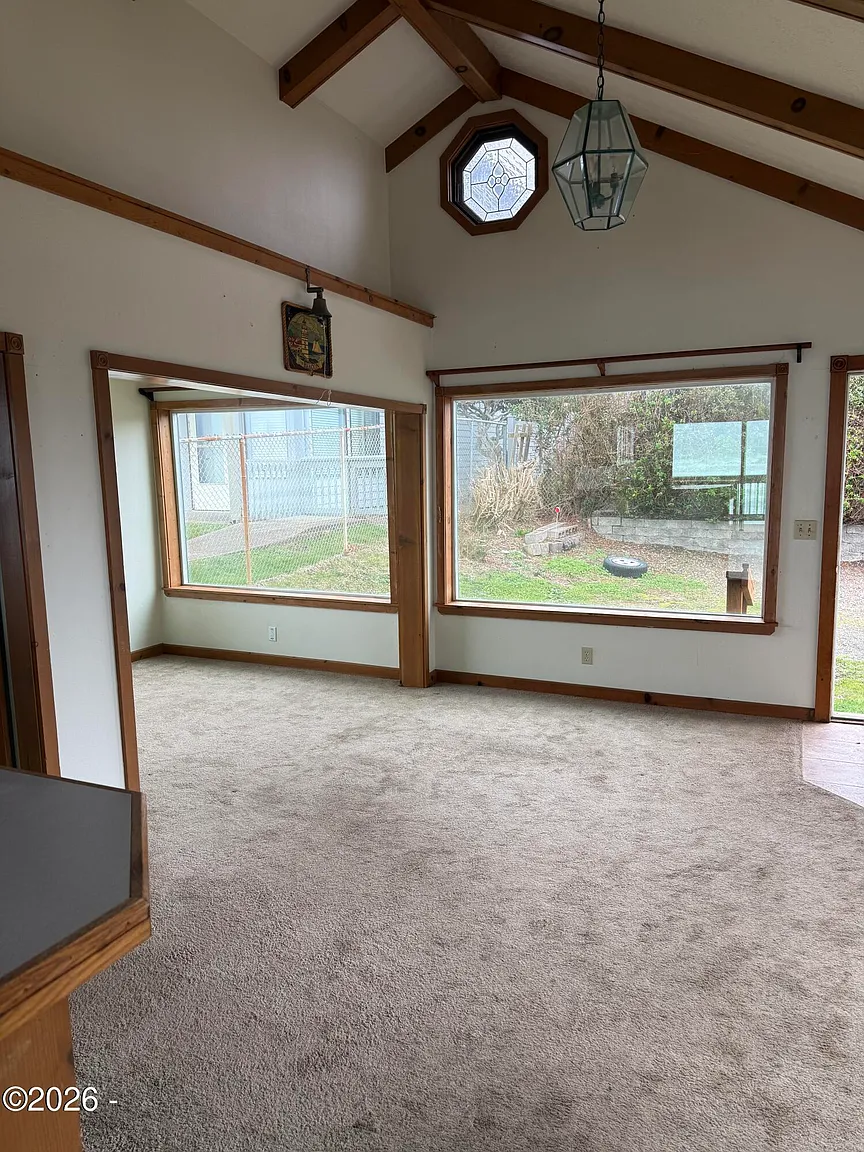 Oceanfront STR Cottage with Iconic Lighthouse Views photo 12