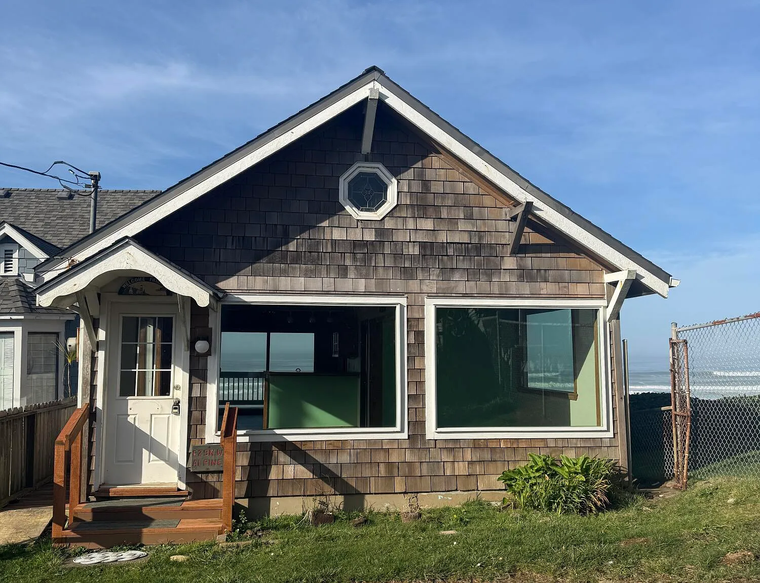 Oceanfront STR Cottage with Iconic Lighthouse Views photo 14