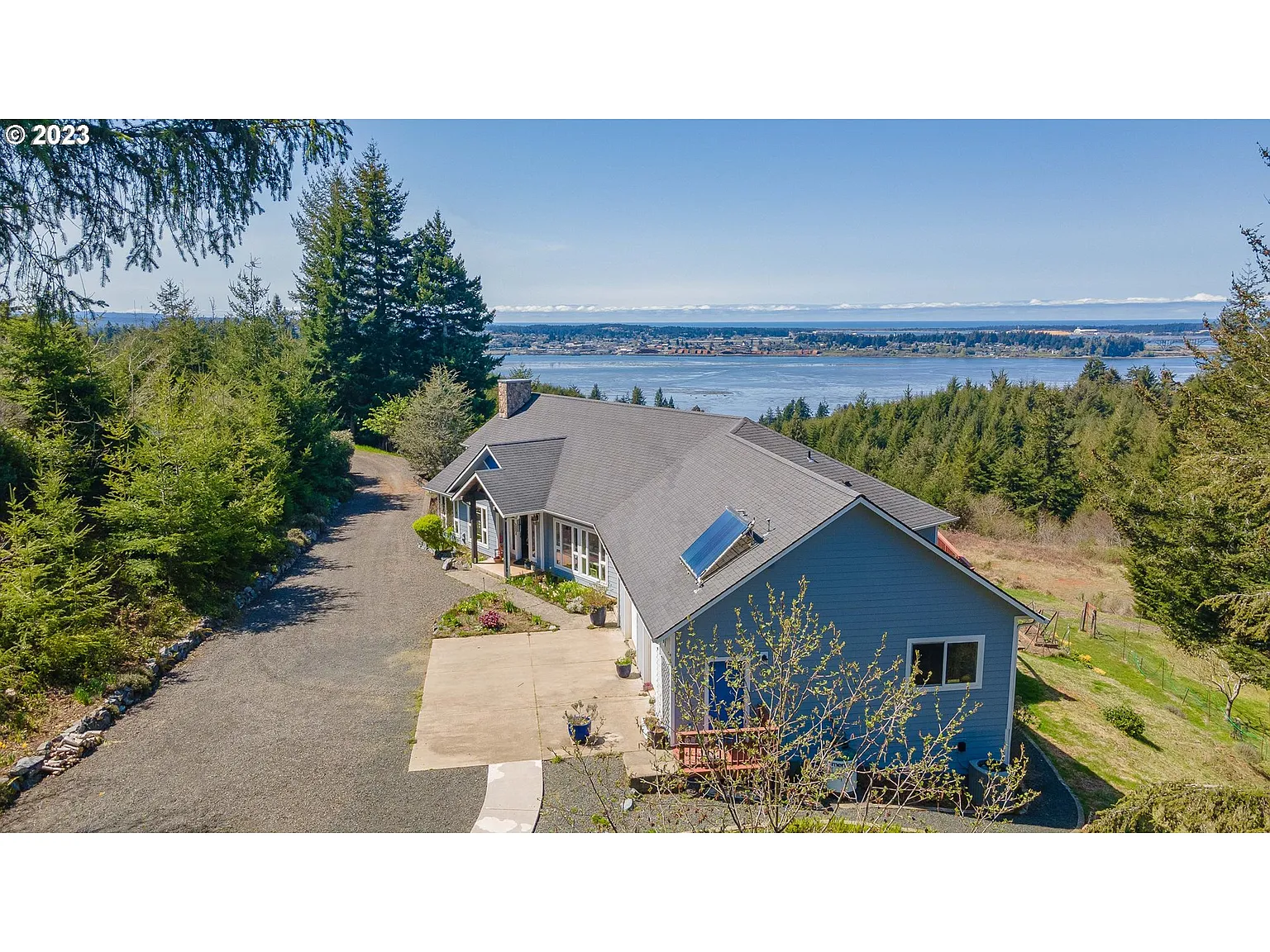 Stunning Bay View Home with Private Sauna & Hot Tub photo 23