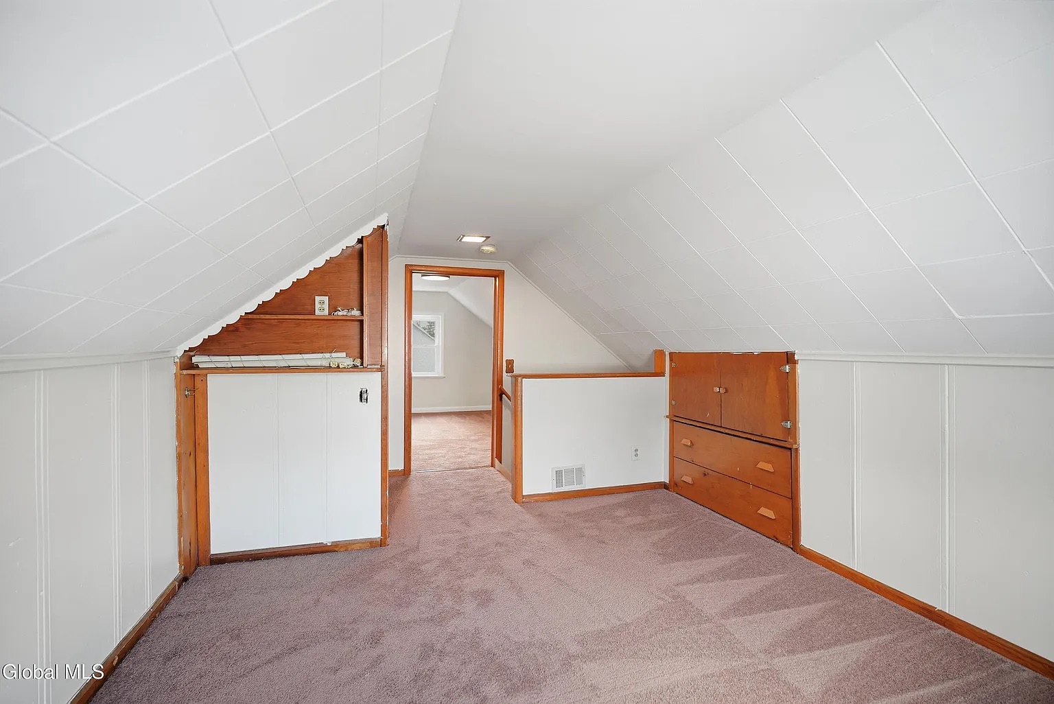 Classic Multi-Level Home: Prime Long-Term Investment photo 2