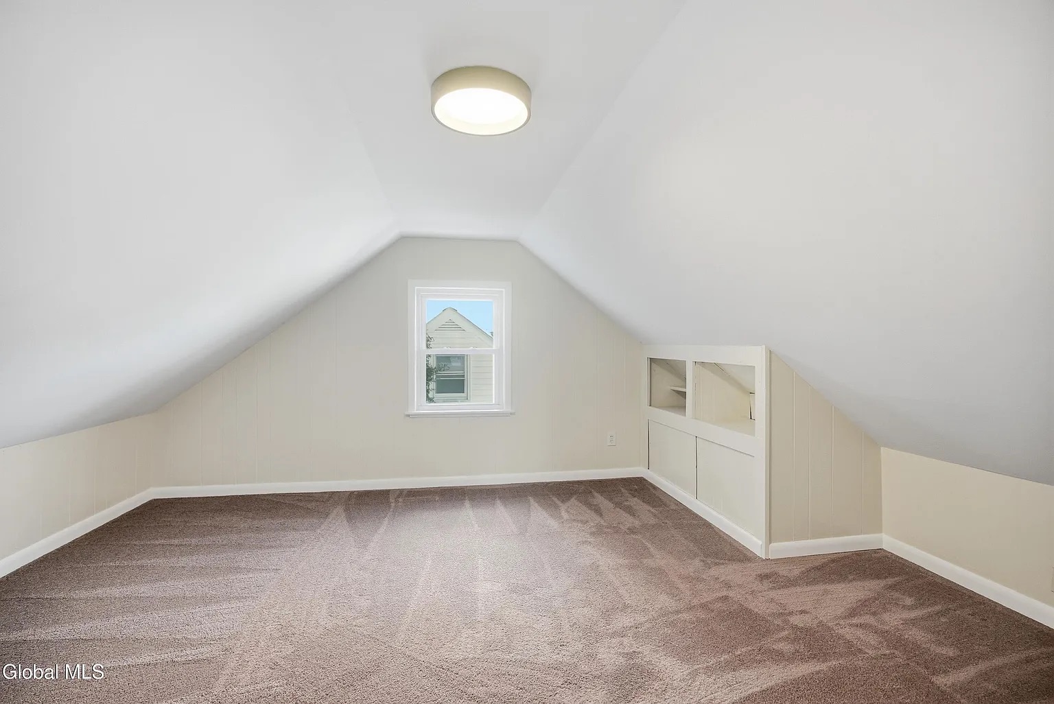 Classic Multi-Level Home: Prime Long-Term Investment photo 17