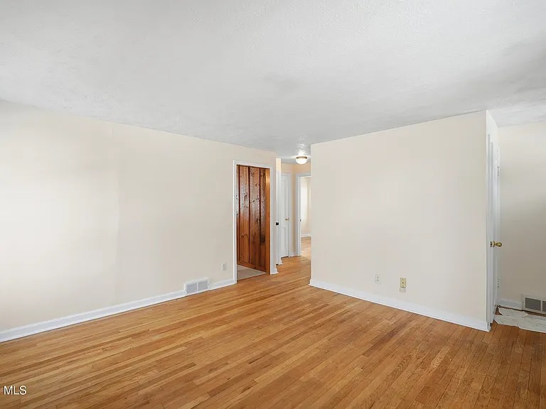 Classic Multi-Level Home: Prime Long-Term Investment photo 18