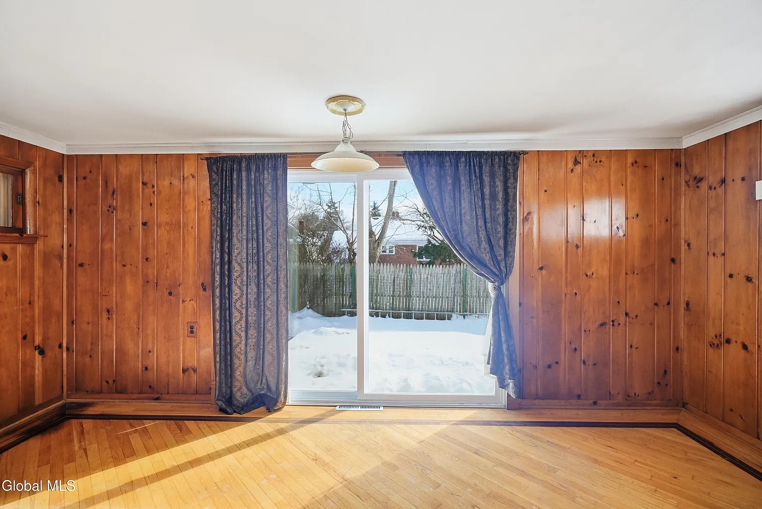 Classic Multi-Level Home: Prime Long-Term Investment photo 4