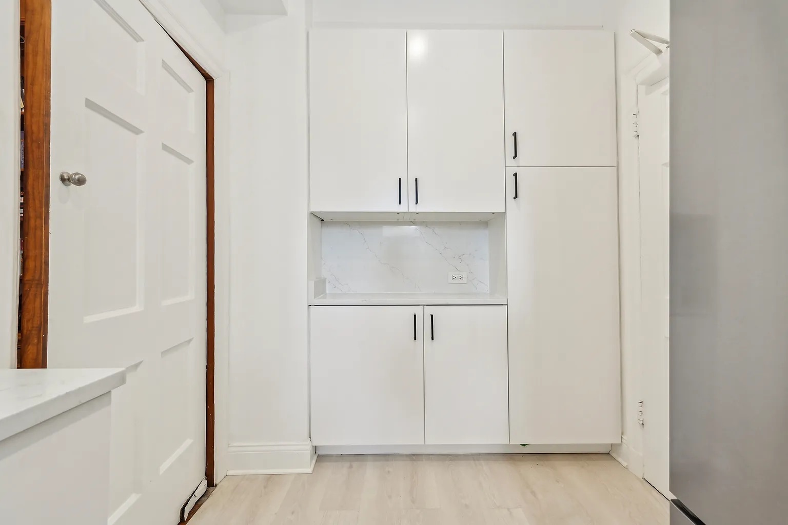 Modern Elegance. Rooftop Views. Investment Gem. photo 23