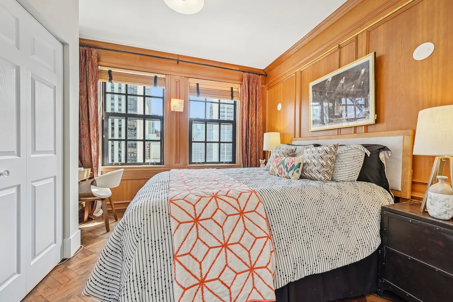 Modern Elegance. Rooftop Views. Investment Gem. photo 4
