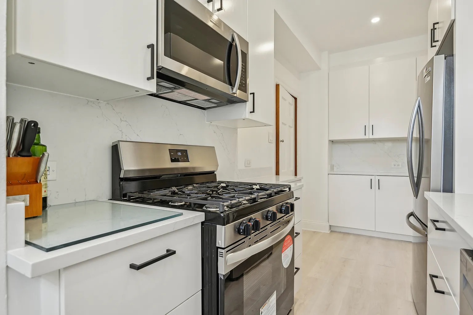 Modern Elegance. Rooftop Views. Investment Gem. photo 33