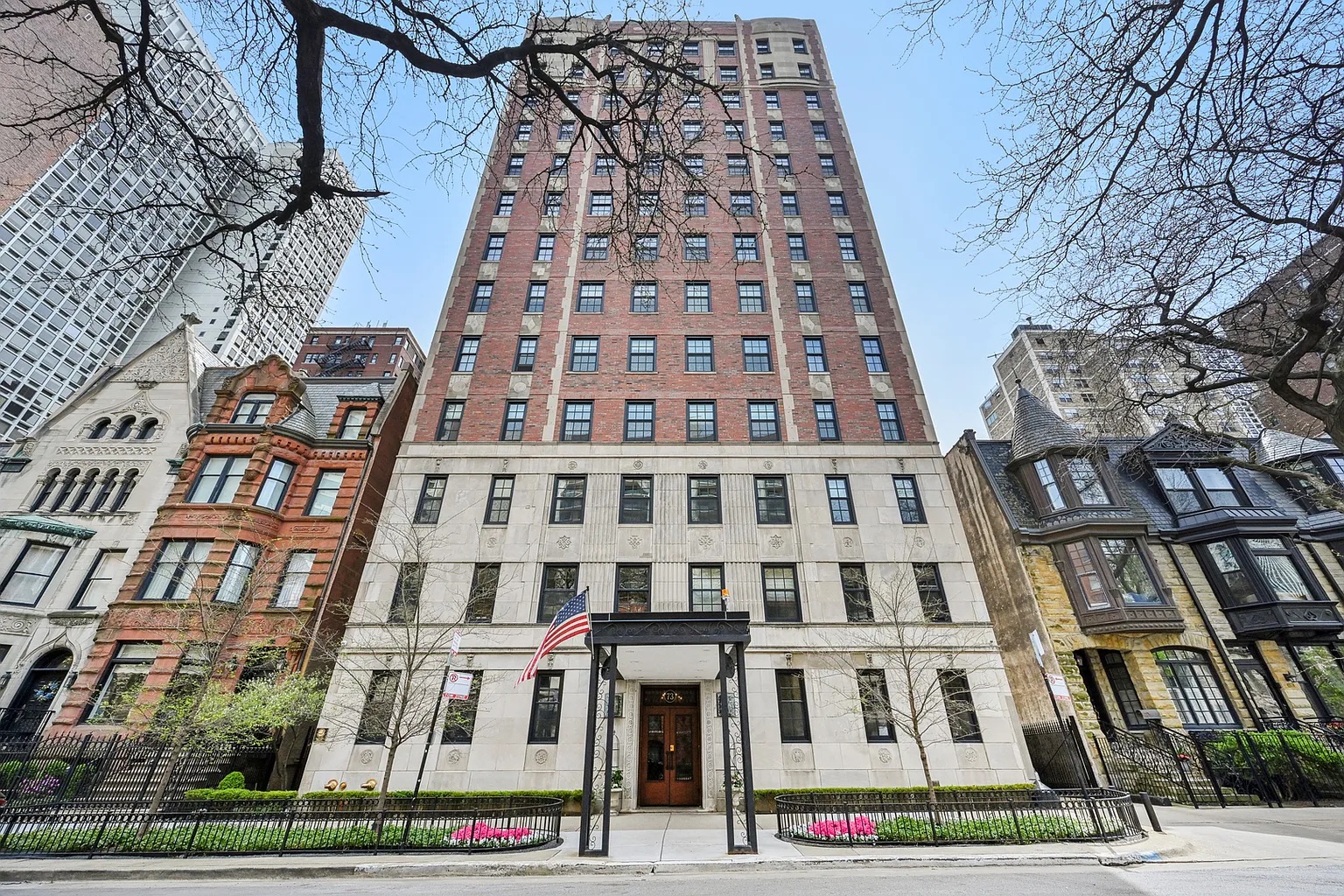 Modern Elegance. Rooftop Views. Investment Gem. photo 5