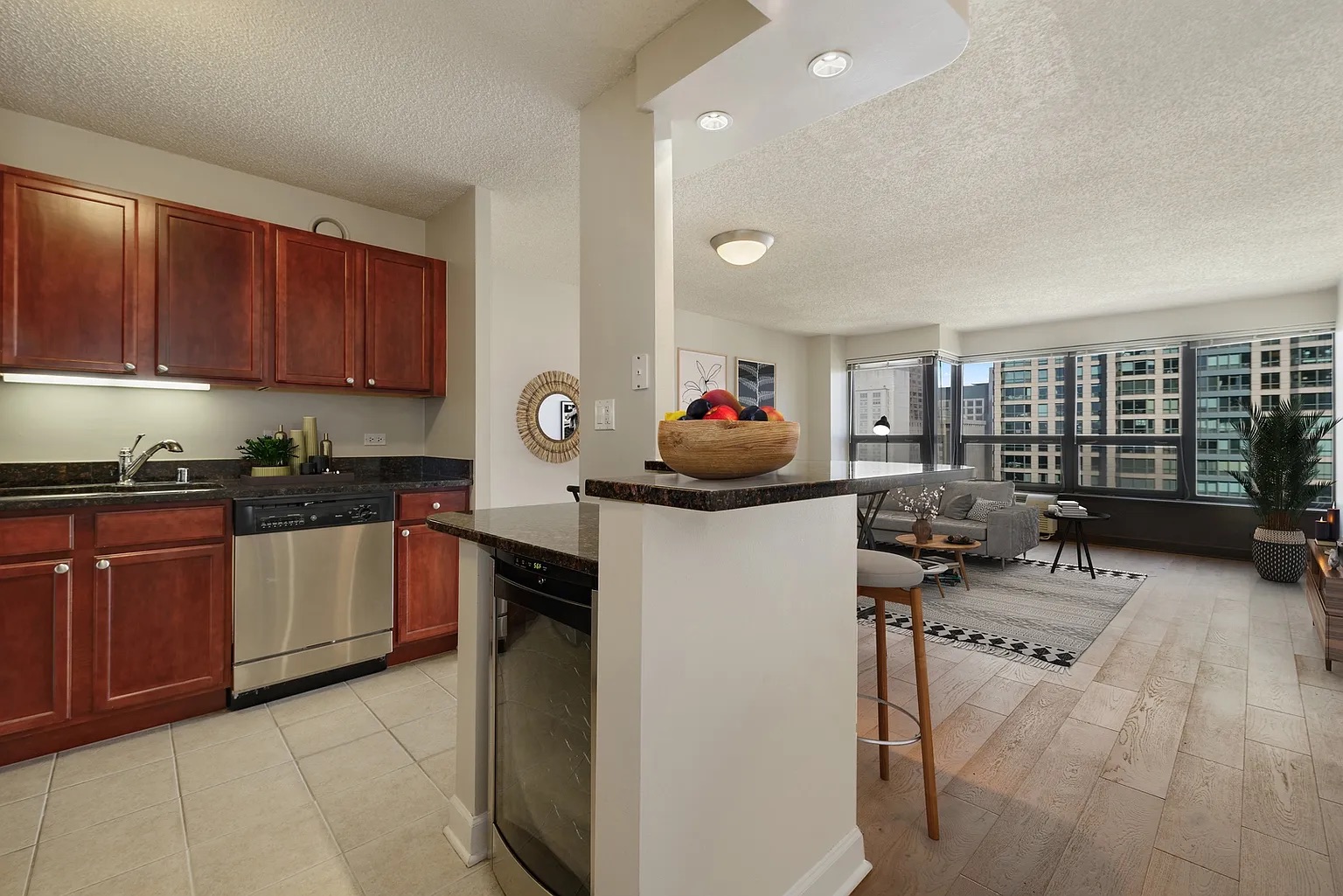 Turnkey High-Rise MTR: Skyline Views & Luxury Amenities photo 5
