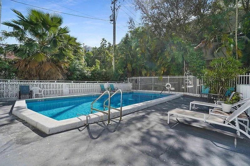 Prime STR Opportunity: Turnkey Unit with Pool & Balcony photo 13
