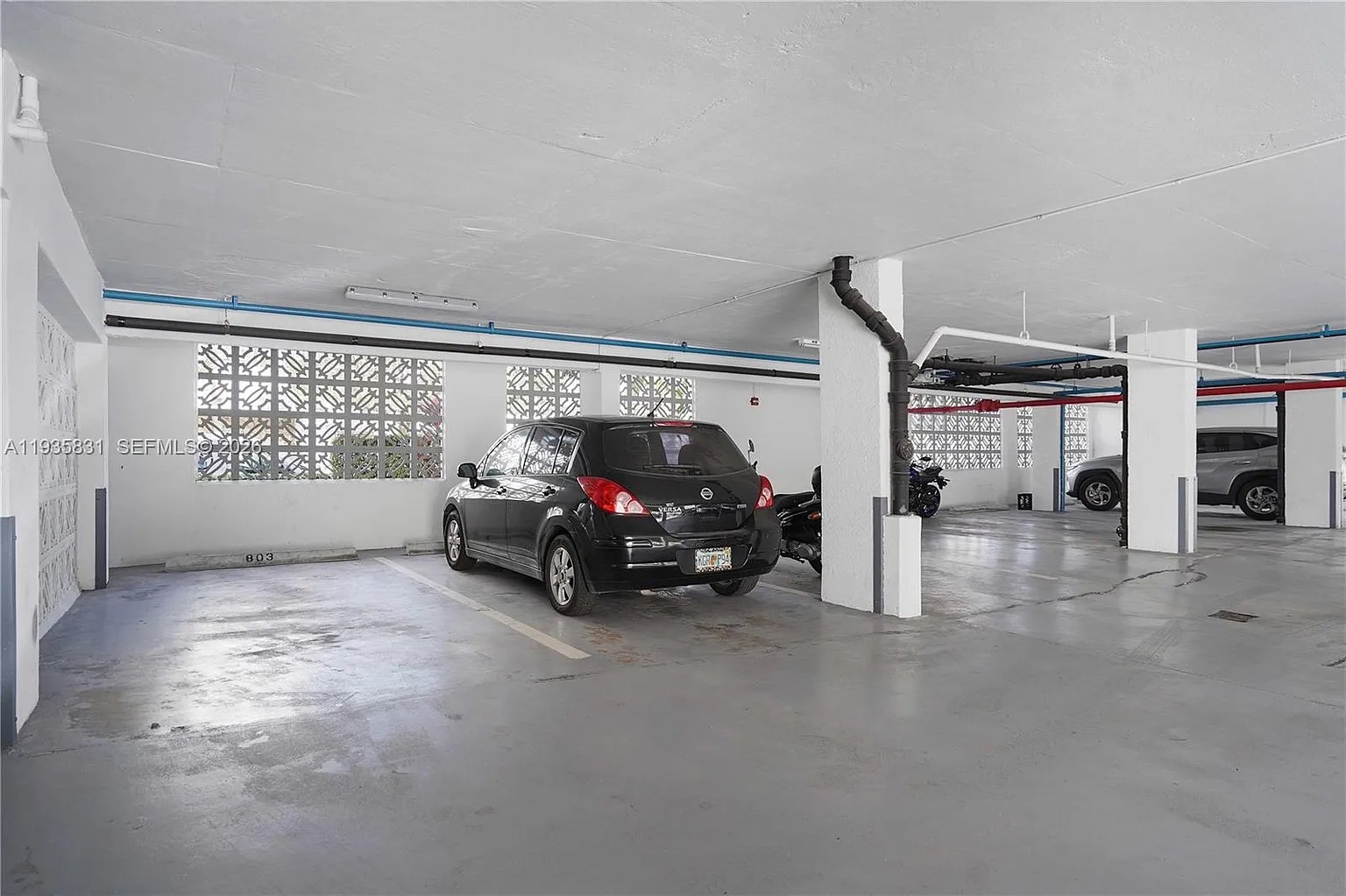 Prime STR Opportunity: Turnkey Unit with Pool & Balcony photo 4