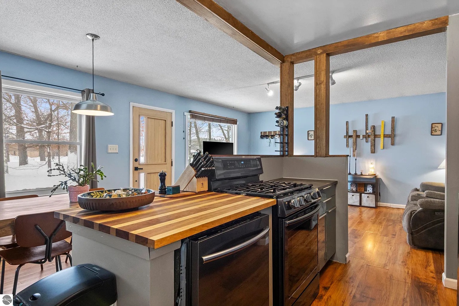 Boutique STR: Eclectic Charm, Prime Investment photo 5