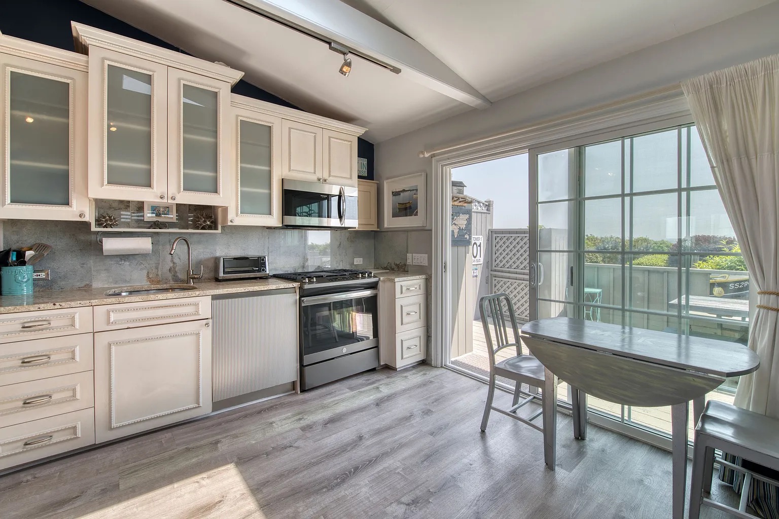 Turnkey STR Gem: Coastal Studio with Ocean Views photo 4