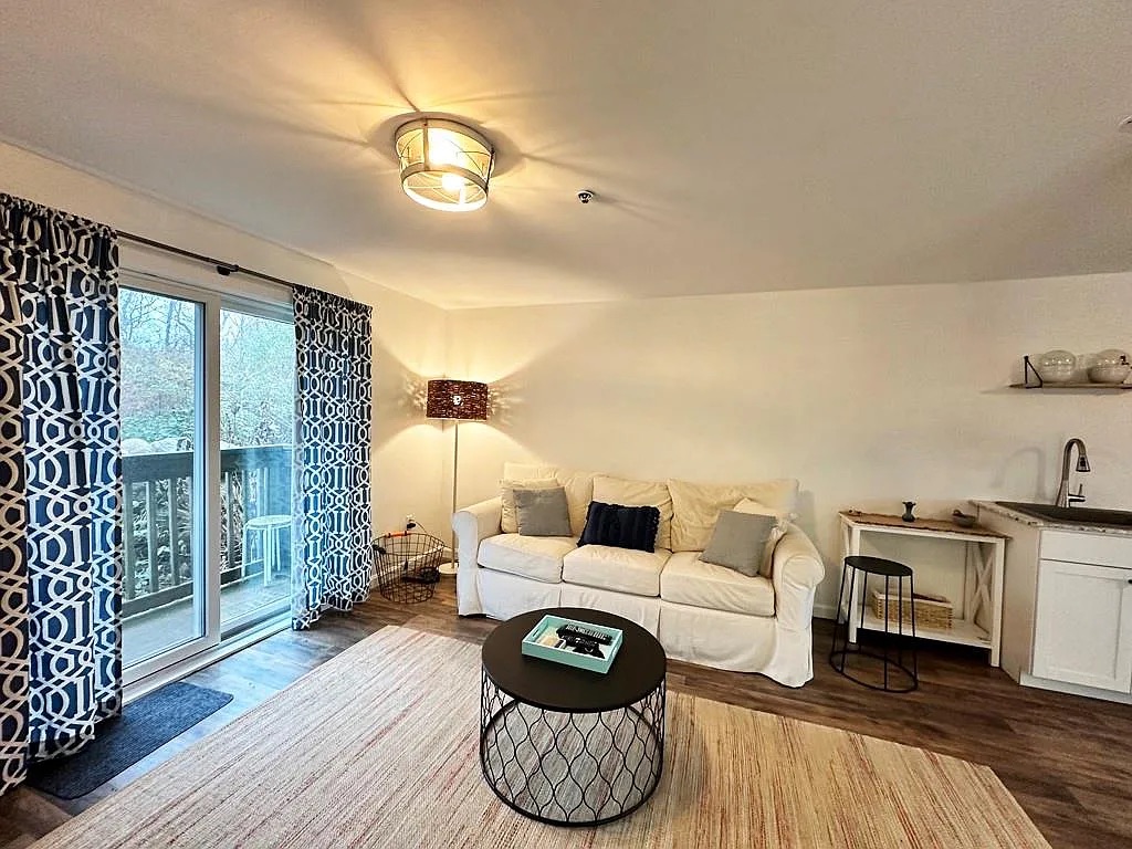 Turn-Key Waterfront STR: Modern Interior & Coastal Views photo 1