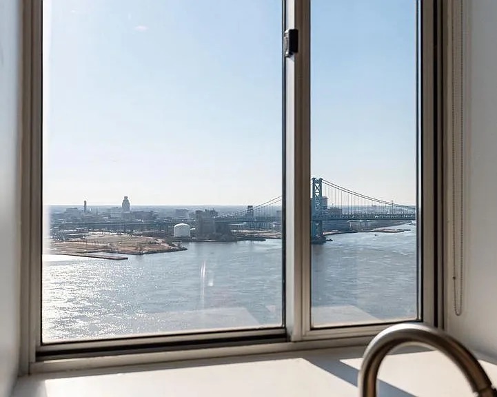 Luxury STR High-Rise with Epic Panoramic Water Views photo 15