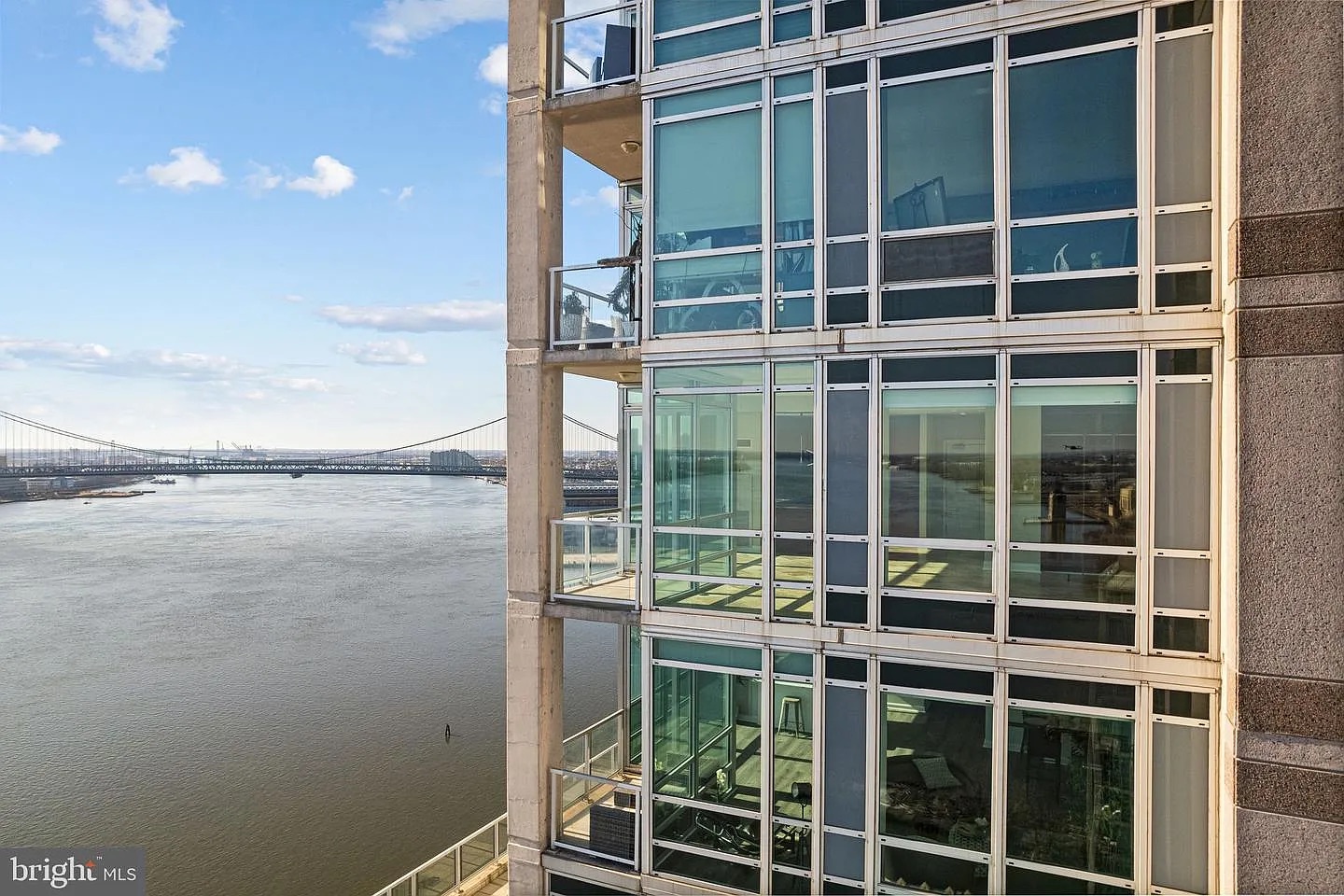Luxury STR High-Rise with Epic Panoramic Water Views photo 31