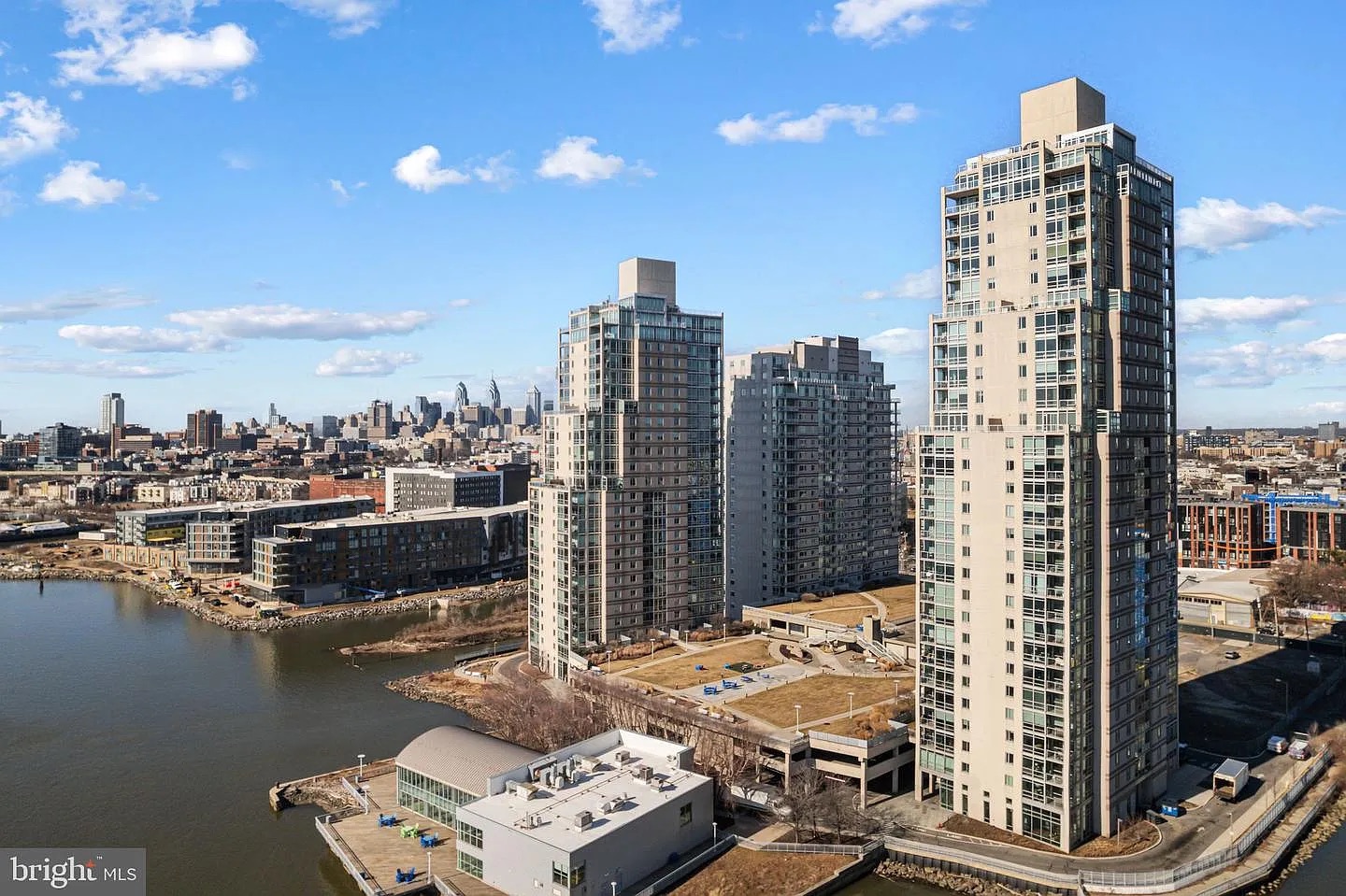 Luxury STR High-Rise with Epic Panoramic Water Views photo 34