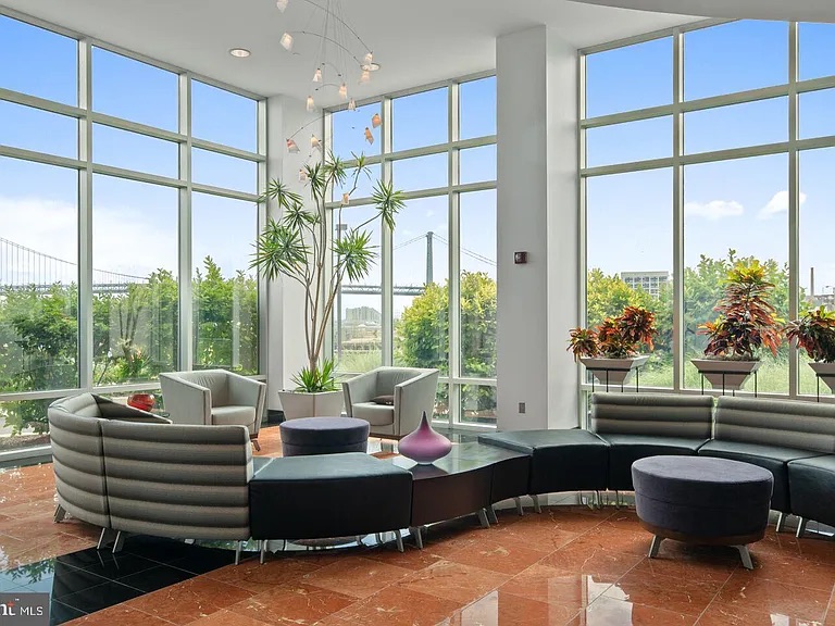 Luxury STR High-Rise with Epic Panoramic Water Views photo 36