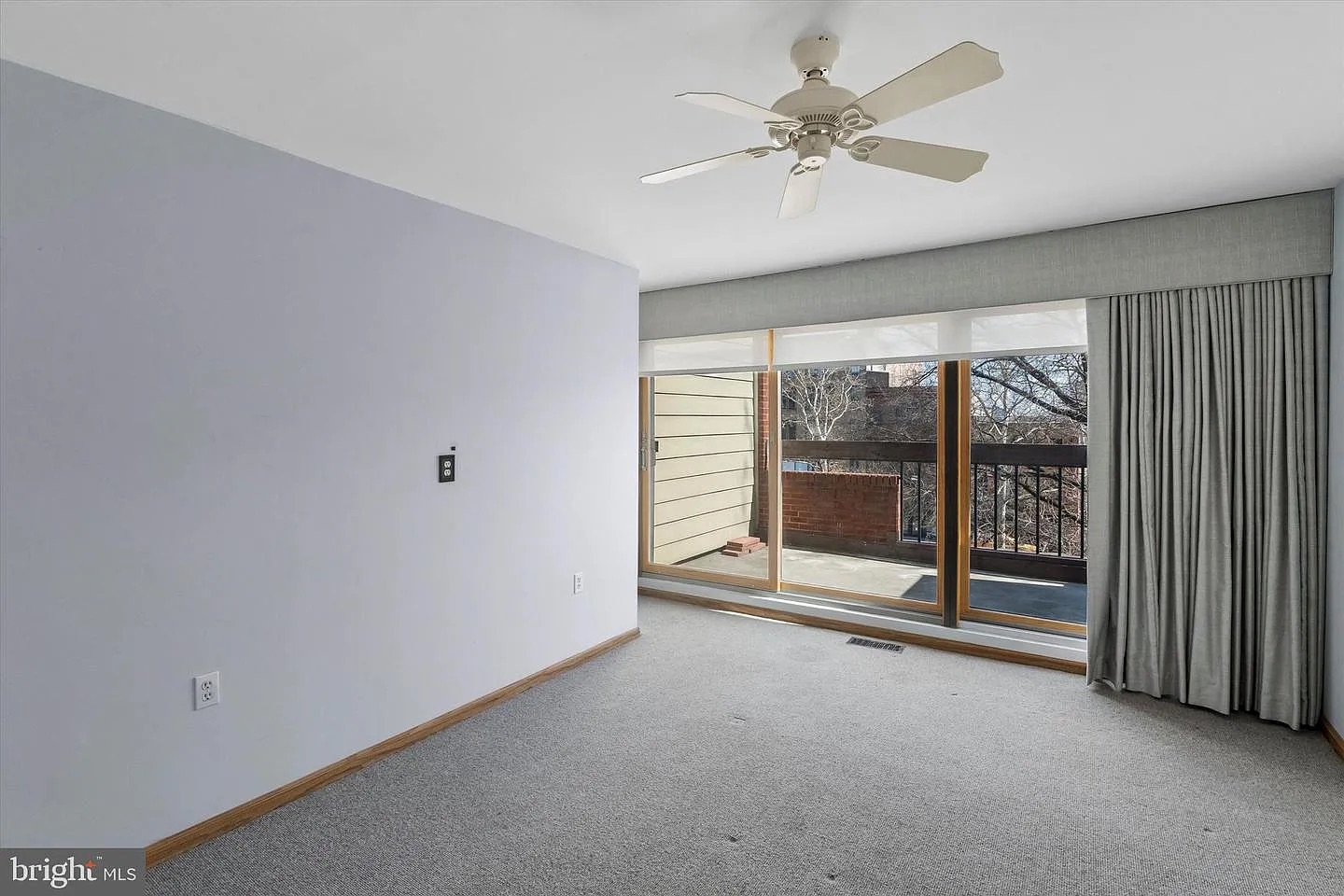 Investment Gold: Modern STR with Private Balcony photo 10