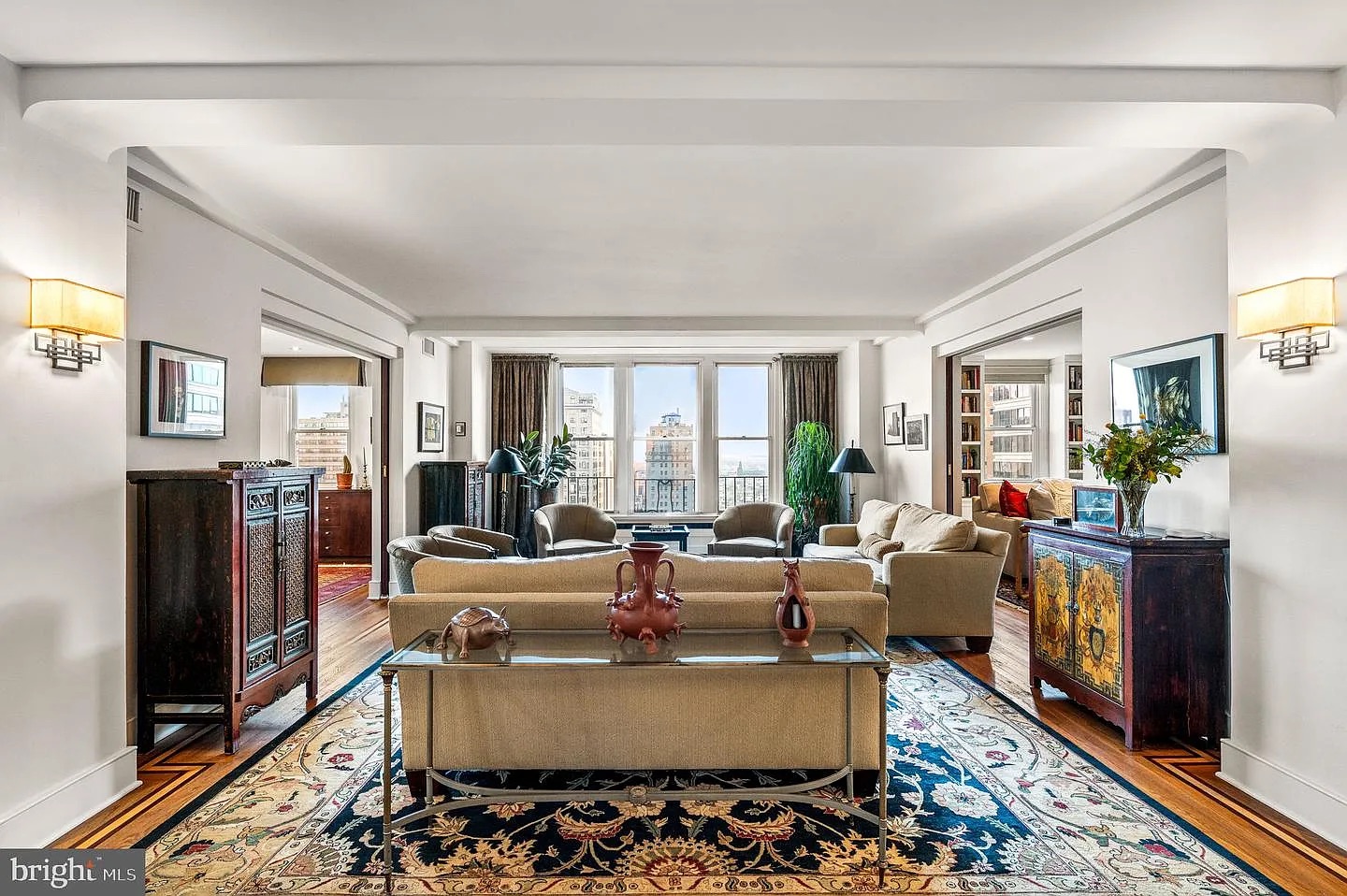 Luxury STR: City Views, High Returns, Investor Ready photo 2