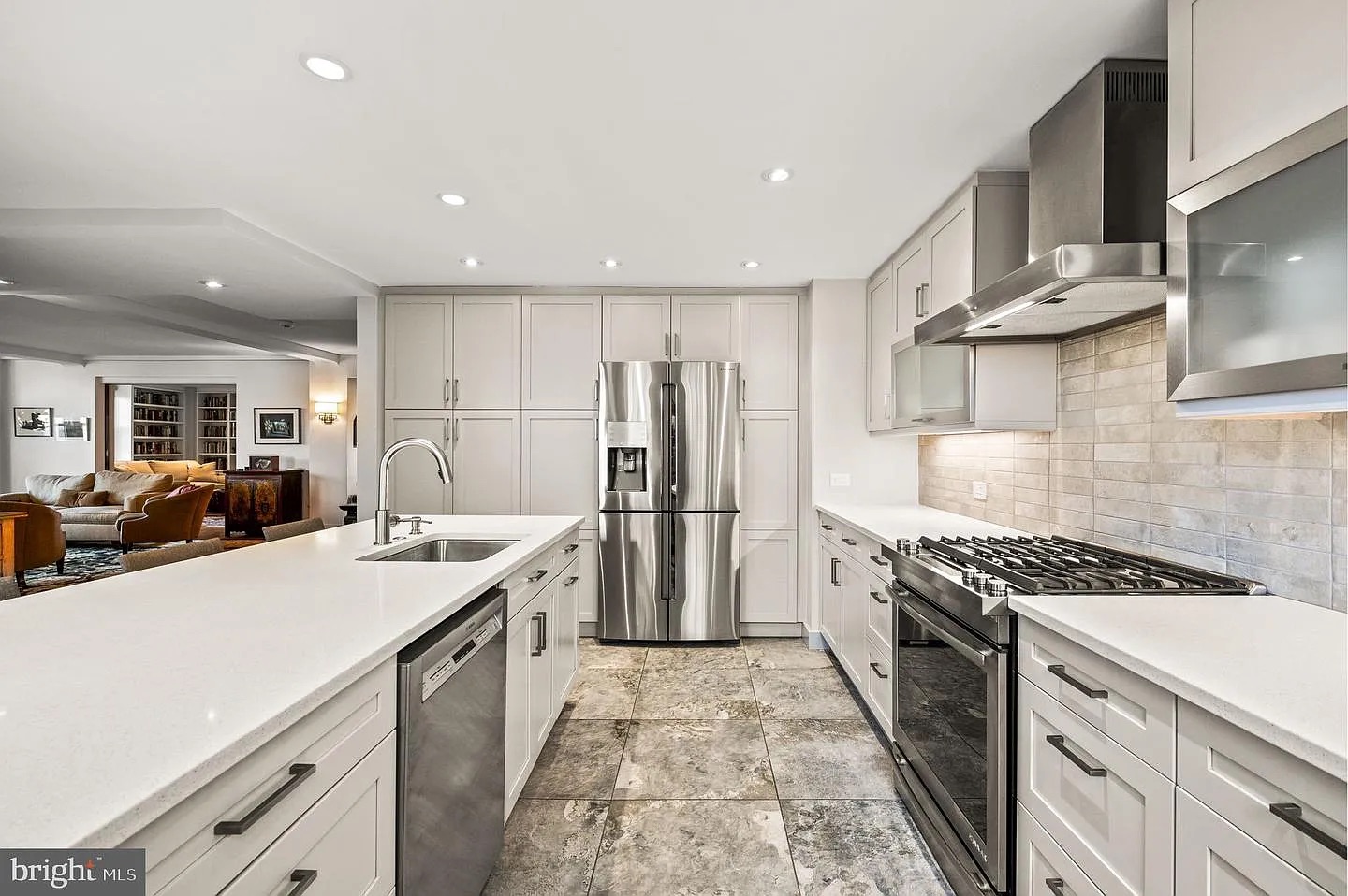 Luxury STR: City Views, High Returns, Investor Ready photo 11