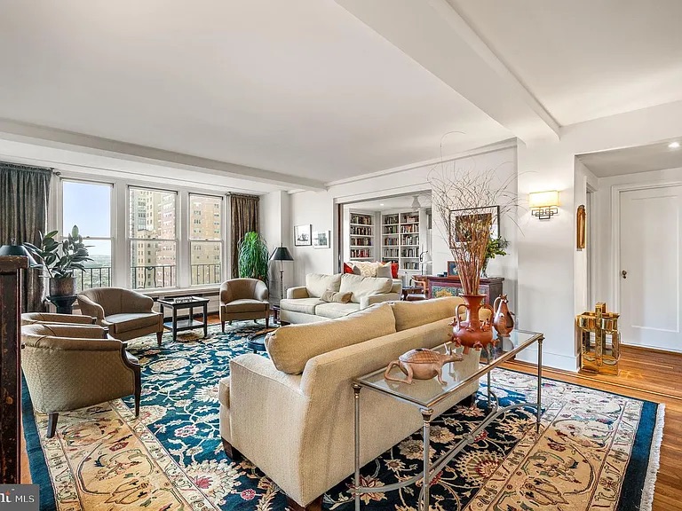 Luxury STR: City Views, High Returns, Investor Ready photo 12