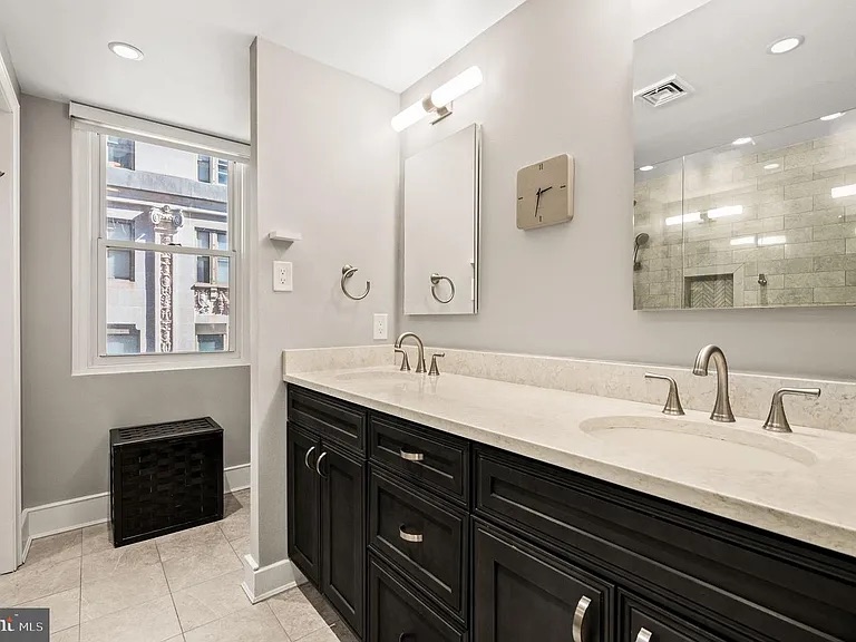 Luxury STR: City Views, High Returns, Investor Ready photo 21