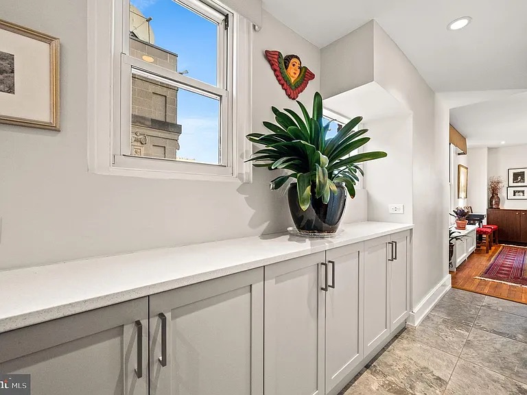 Luxury STR: City Views, High Returns, Investor Ready photo 28
