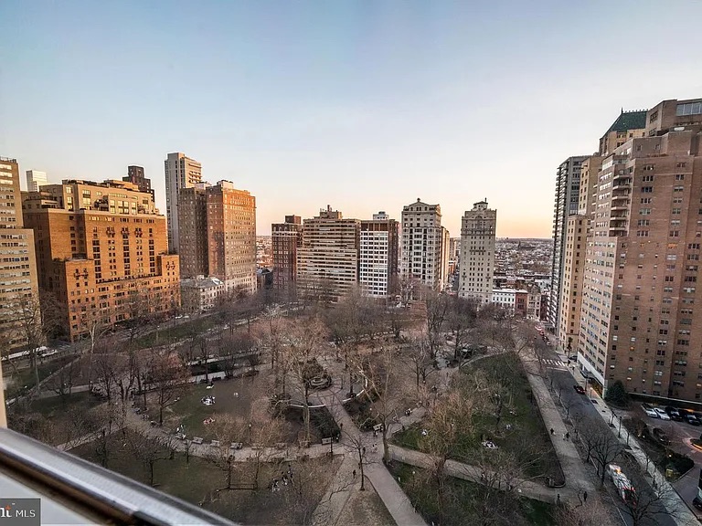 Luxury STR: City Views, High Returns, Investor Ready photo 33