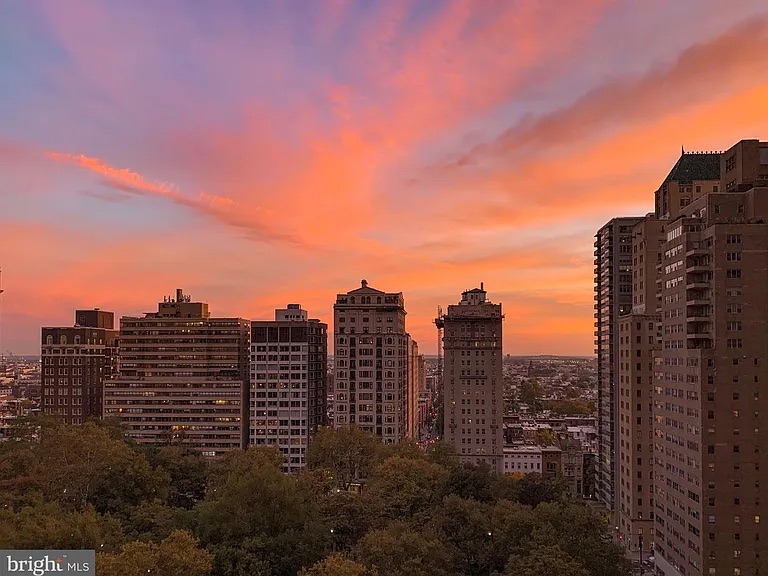 Luxury STR: City Views, High Returns, Investor Ready photo 34