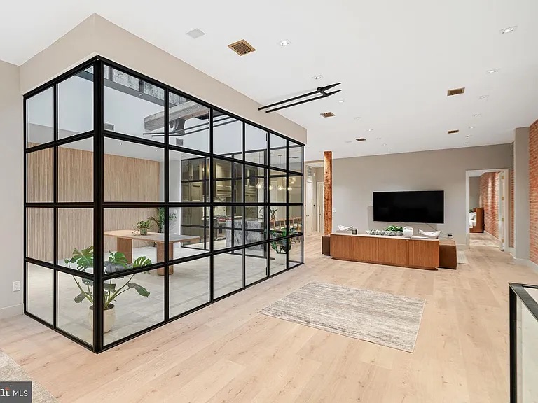 Design-Driven Luxury STR: 6000 SqFt Industrial Loft photo 17