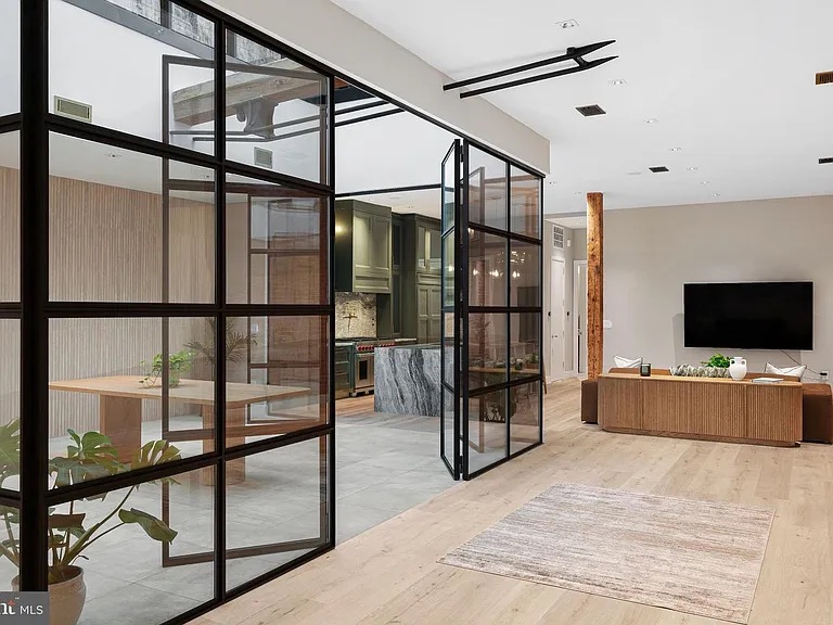 Design-Driven Luxury STR: 6000 SqFt Industrial Loft photo 18