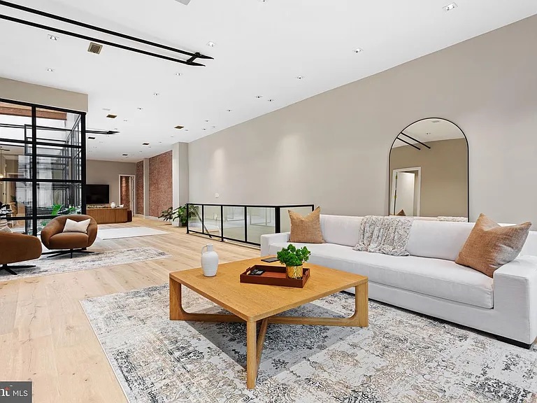 Design-Driven Luxury STR: 6000 SqFt Industrial Loft photo 21