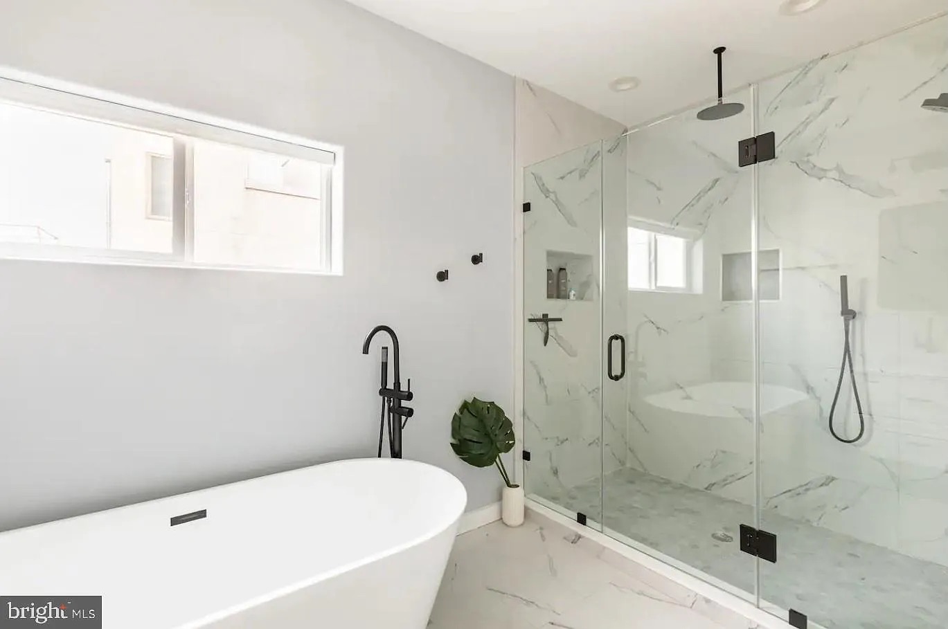 Turnkey STR Gem: Luxury Living, Rooftop & Patio Views photo 13