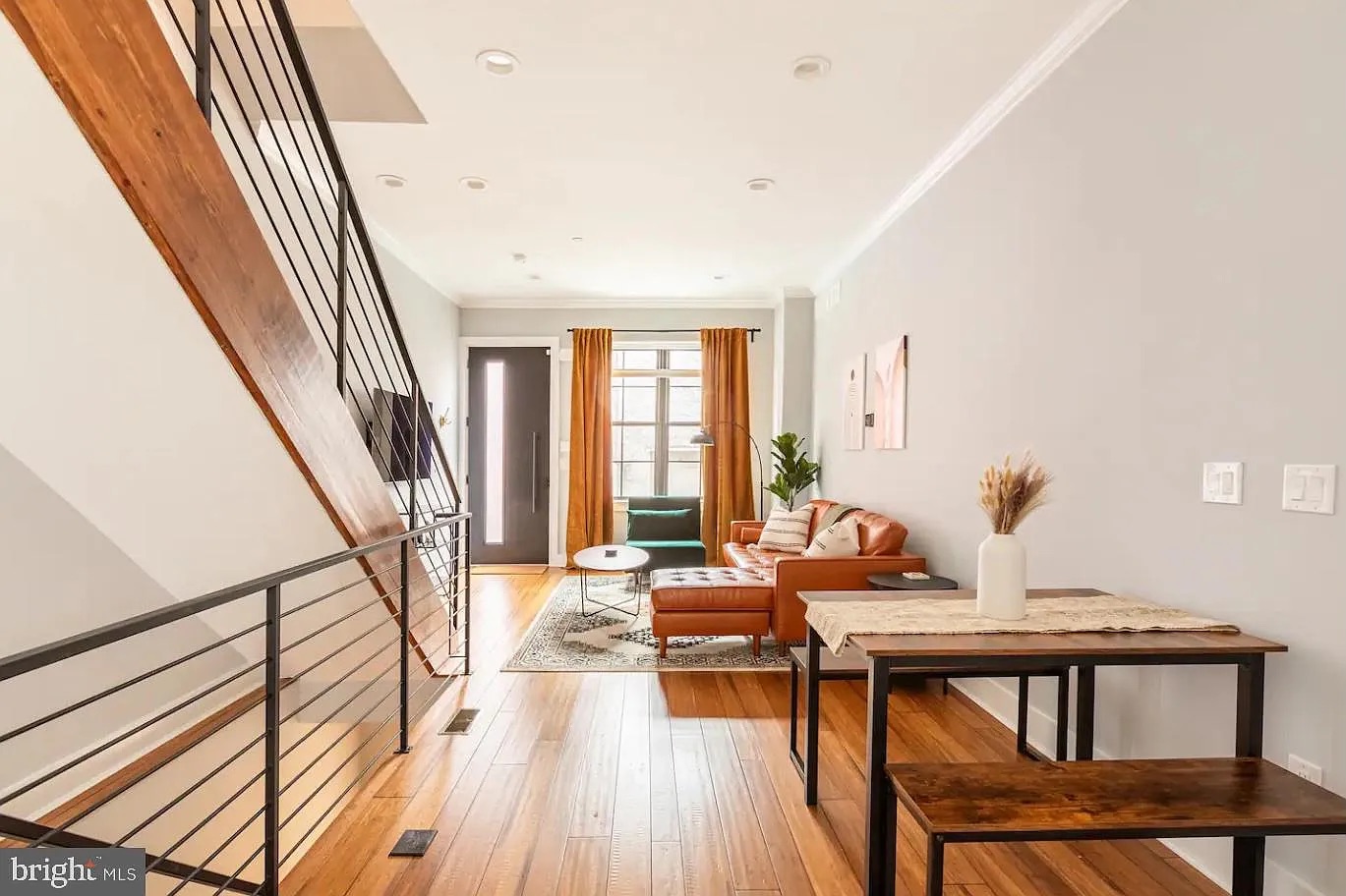 Turnkey STR Gem: Luxury Living, Rooftop & Patio Views photo 4