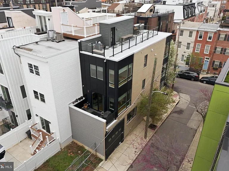 Luxury STR Masterpiece with Massive Skyline Rooftop Deck photo 36