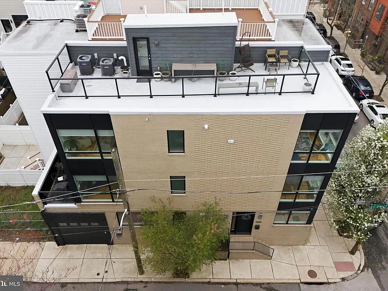 Luxury STR Masterpiece with Massive Skyline Rooftop Deck photo 38