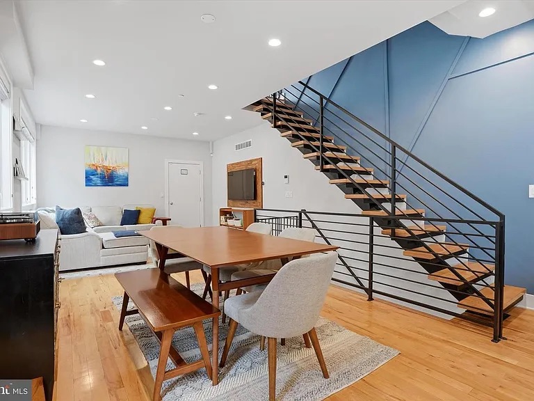 Luxury STR Masterpiece with Massive Skyline Rooftop Deck photo 9