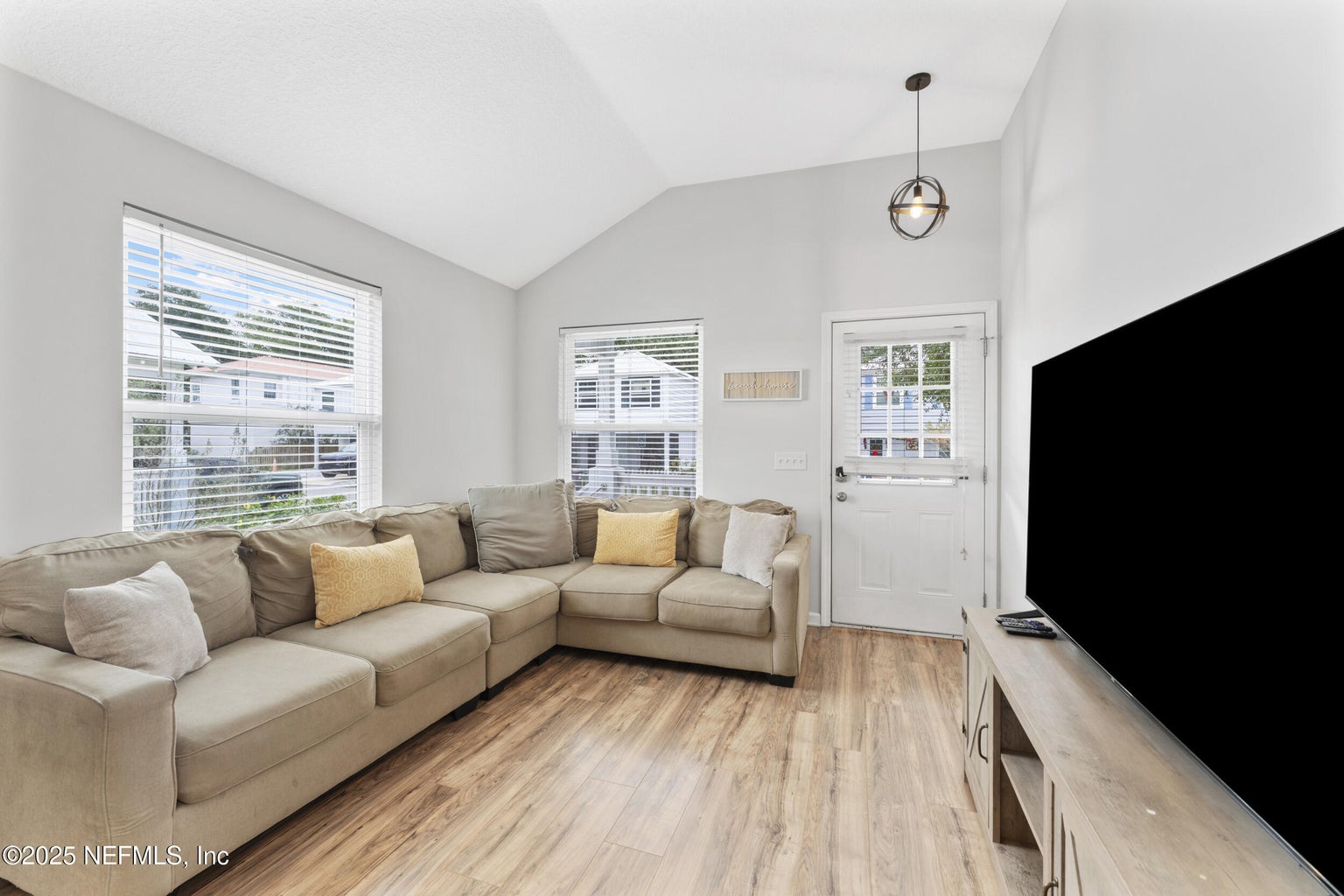 Turn-Key Coastal Cottage | Prime STR & LTR Opportunity photo 6